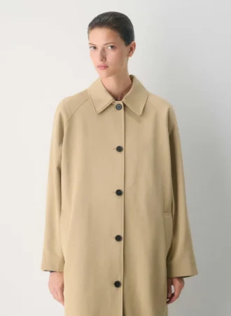 La gabardina Regent: sarga rica