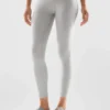 Leggings SoftWhip™ Cheeky Infinite de talle alto y 66 cm de largo Leggings SoftWhip™ Cheeky Infinite de talle alto y 66 cm de largo