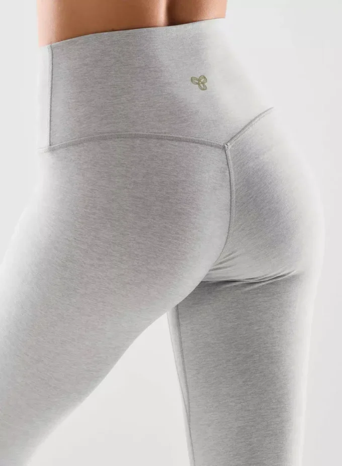 Leggings SoftWhip™ Cheeky Infinite de talle alto y 66 cm de largo Leggings SoftWhip™ Cheeky Infinite de talle alto y 66 cm de largo