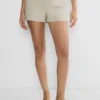 Los pantalones cortos Limitless Short™ Mini: ligeros y (re)esenciales Los pantalones cortos Limitless Short™ Mini: ligeros y (re)esenciales