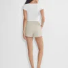Los pantalones cortos Limitless Short™ Mini: ligeros y (re)esenciales Los pantalones cortos Limitless Short™ Mini: ligeros y (re)esenciales