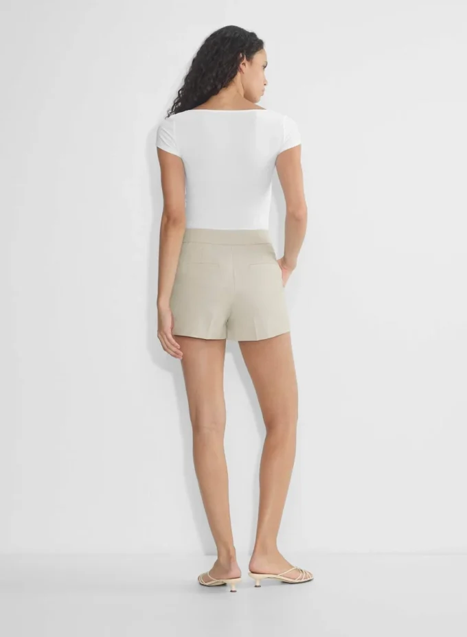 Los pantalones cortos Limitless Short™ Mini: ligeros y (re)esenciales Los pantalones cortos Limitless Short™ Mini: ligeros y (re)esenciales