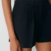 Mini pantalones cortos plisados Mini pantalones cortos plisados