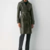 Nueva gabardina tabloide – Cuero Unreal Nueva gabardina tabloide – Cuero Unreal