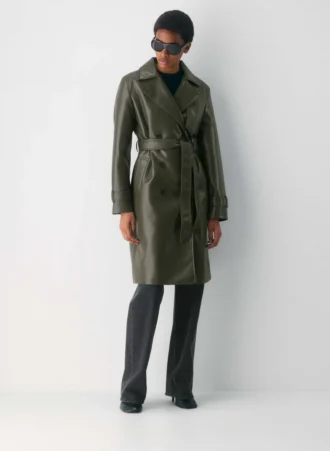 Nueva gabardina tabloide – Cuero Unreal Nueva gabardina tabloide – Cuero Unreal