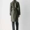 Nueva gabardina tabloide – Cuero Unreal Nueva gabardina tabloide – Cuero Unreal