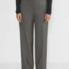 Pantalón Agency Curve-Fit – (Re)ssential Pantalón Agency Curve-Fit – (Re)ssential