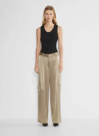 Pantalón cargo de satén extrovertido Pantalón cargo de satén extrovertido