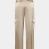 Pantalón cargo de satén extrovertido Pantalón cargo de satén extrovertido