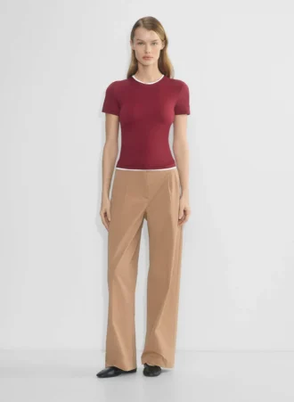 Pantalón chino de talle alto y pliegues anchos