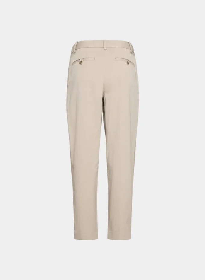Pantalón chino de talle medio y corte acampanado Pantalón chino de talle medio y corte acampanado