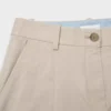 Pantalón chino de talle medio y corte acampanado Pantalón chino de talle medio y corte acampanado