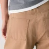 Pantalón chino relajado de talle alto y pierna recta Pantalón chino relajado de talle alto y pierna recta