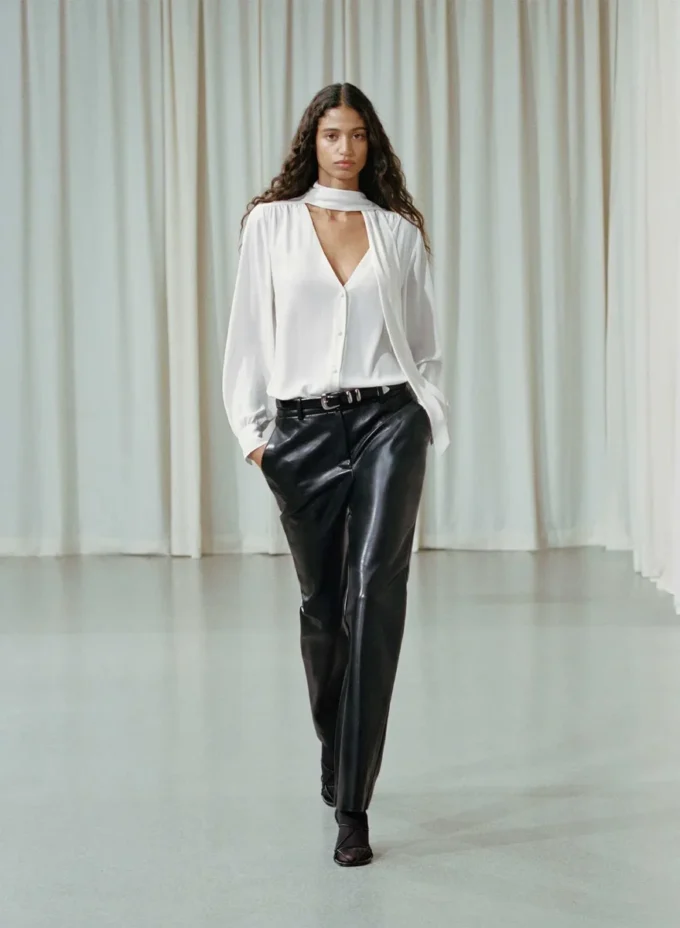 Pantalón Dare – Cuero UnReal Pantalón Dare – Cuero UnReal