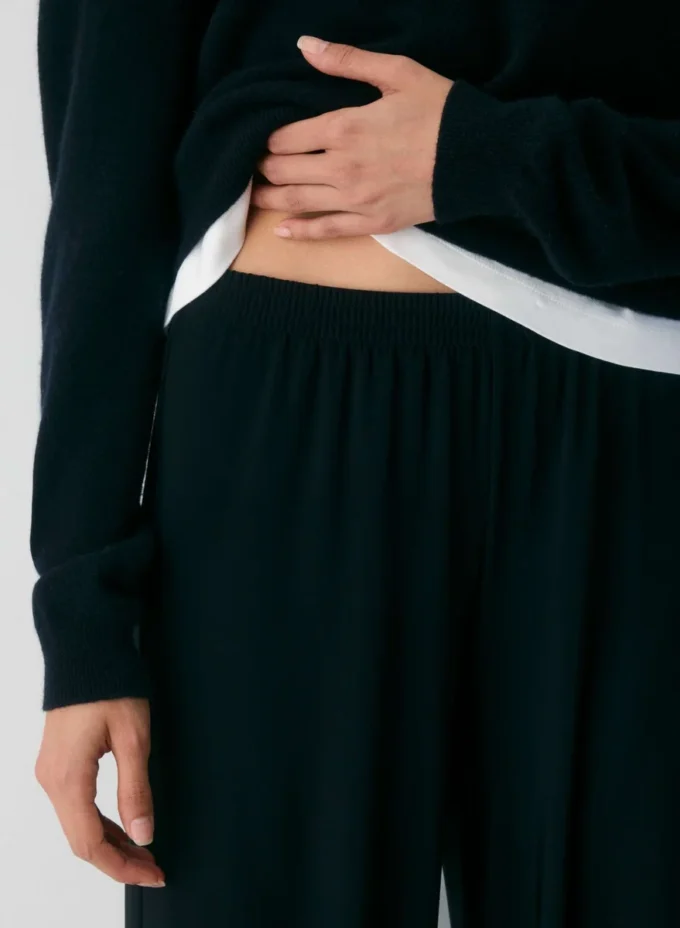 Pantalón Linear – Smooth Matter™