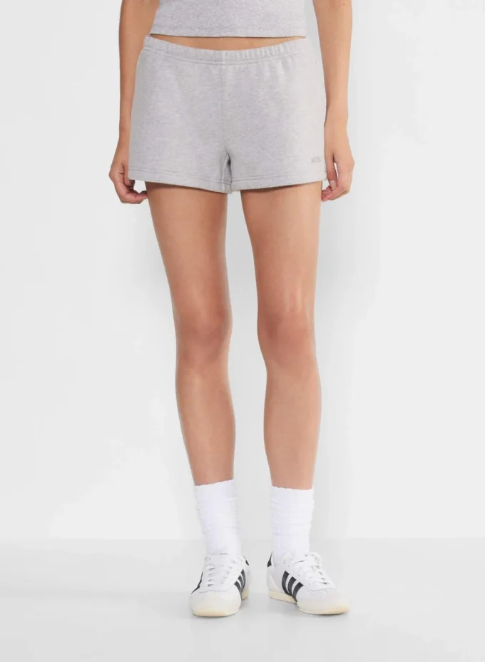 Pantalones cortos boyfriend de felpa suave y talle bajo Pantalones cortos boyfriend de felpa suave y talle bajo