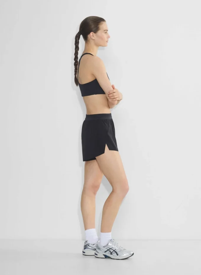 Pantalones cortos MoveTech™ Split Hi-Rise 3” Pantalones cortos MoveTech™ Split Hi-Rise 3”
