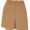Pantalones cortos plisados hasta la mitad del muslo Pantalones cortos plisados hasta la mitad del muslo