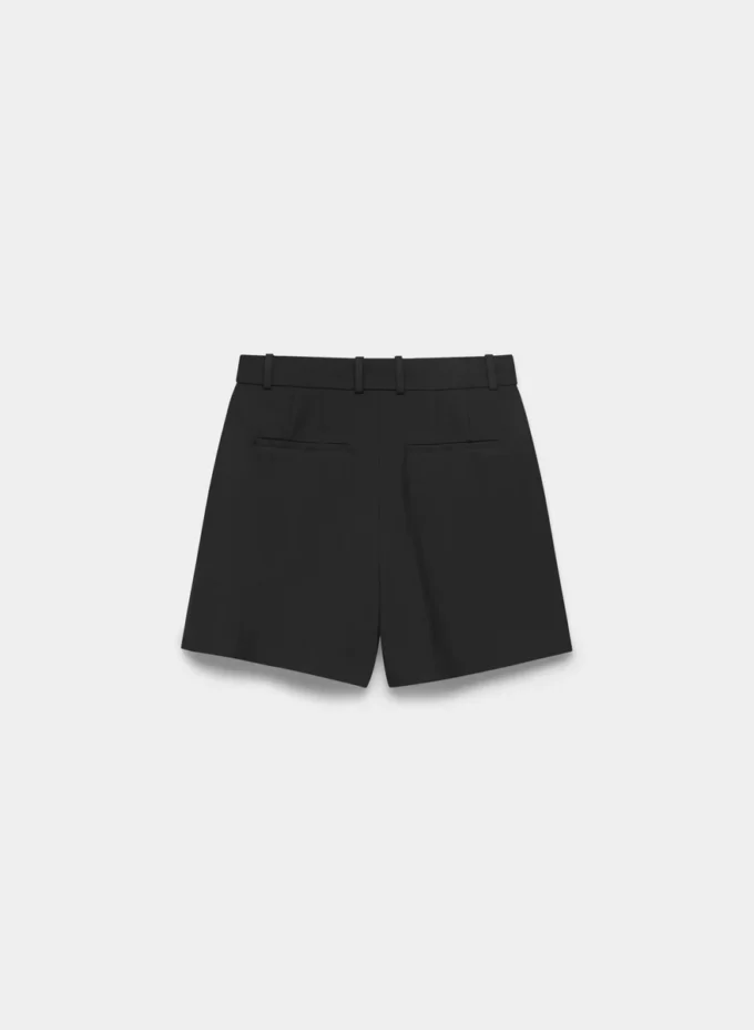 Pantalones cortos plisados hasta la mitad del muslo Pantalones cortos plisados hasta la mitad del muslo
