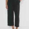 Pantalones Effortless Pant™ Curve-fit Cropped – Crepette™