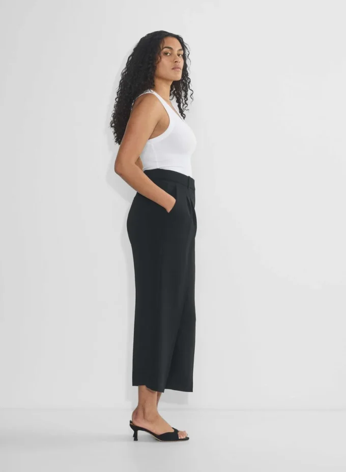 Pantalones Effortless Pant™ Curve-fit Cropped – Crepette™