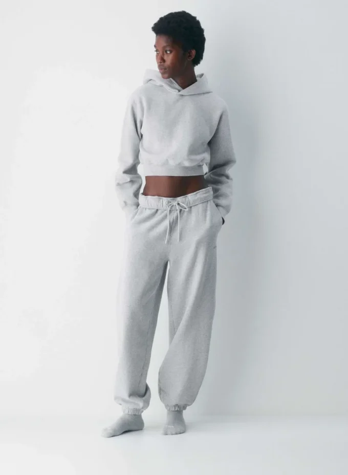 Sudadera con capucha corta y cómoda de felpa