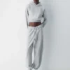 Sudadera con capucha corta y cómoda de felpa