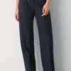 The Effortless Pant™ Curve-fit The Effortless Pant™ Curve-fit