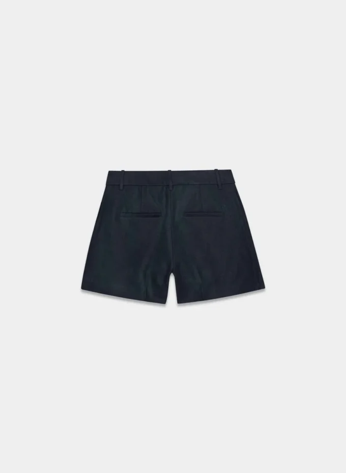 The Effortless Short™ Curve-fit Mini – CruiseLinen™ The Effortless Short™ Curve-fit Mini – CruiseLinen™
