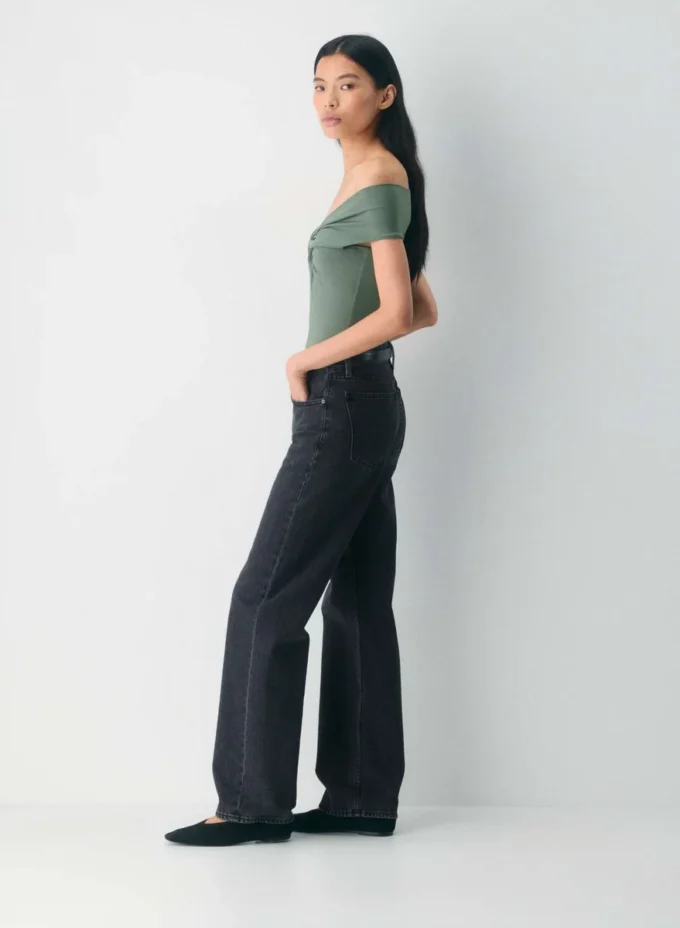Top original Contour Twist con hombros descubiertos