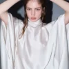 Vestido de satén con volantes Vestido de satén con volantes