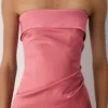 Vestido exclusivo de satén Vestido exclusivo de satén