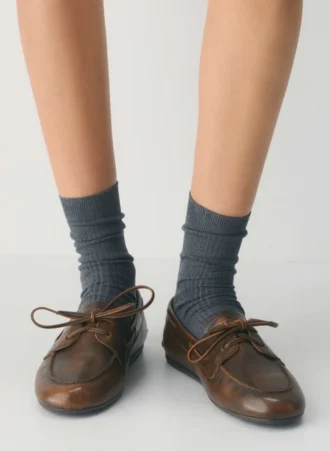 Zapatos náuticos estrechos Sperry x Aritzia – Cuero liso Zapatos náuticos estrechos Sperry x Aritzia – Cuero liso