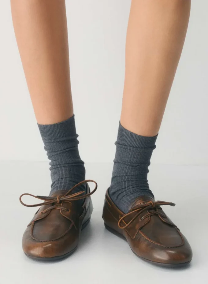 Zapatos náuticos estrechos Sperry x Aritzia – Cuero liso Zapatos náuticos estrechos Sperry x Aritzia – Cuero liso