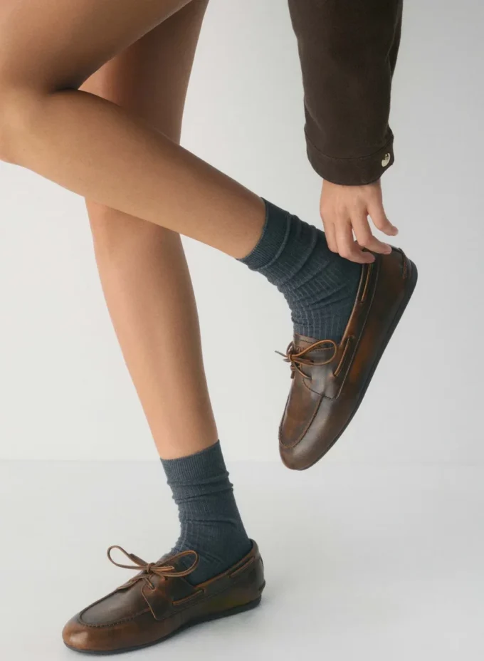 Zapatos náuticos estrechos Sperry x Aritzia – Cuero liso Zapatos náuticos estrechos Sperry x Aritzia – Cuero liso